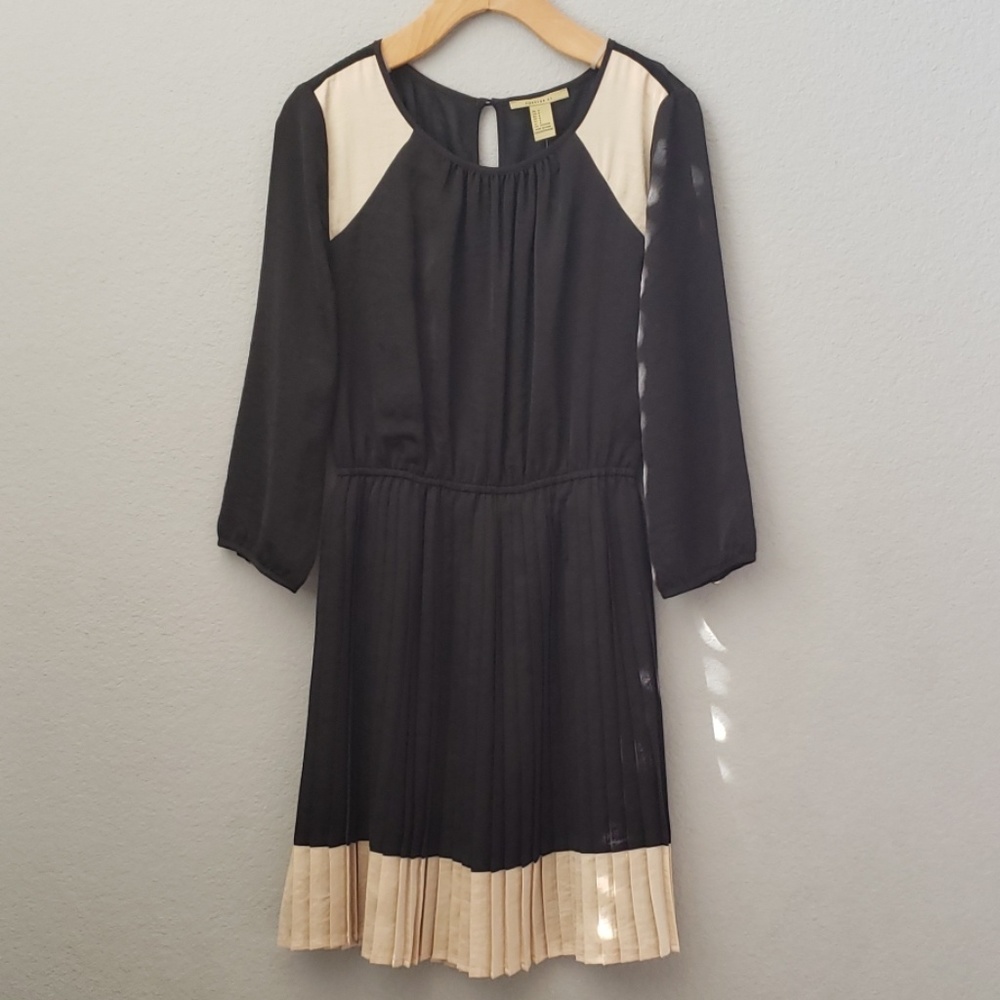 Forever 21 Quarter Sleeve Black Dress